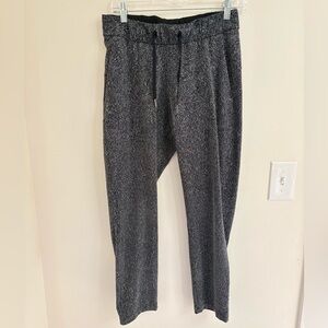 Lululemon On The Fly Pants Feathered Jacquard Joggers Black/White Size 6 EUC